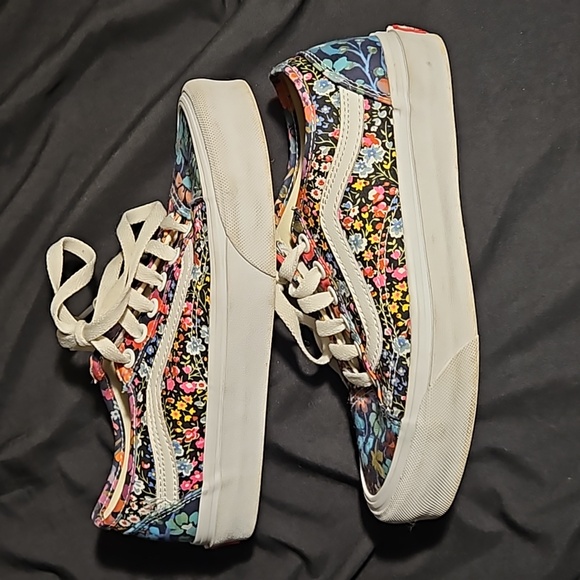 Girls Flower Vans - Picture 3 of 4